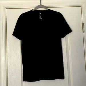 Men’s H&M V-neck tee, slim fit Small, black